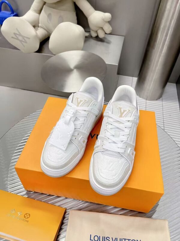 Retro Vintage Basketball Trainer Sneakers – Premium Genuine Leather White Cream Low-Top Shoes for Men & Women