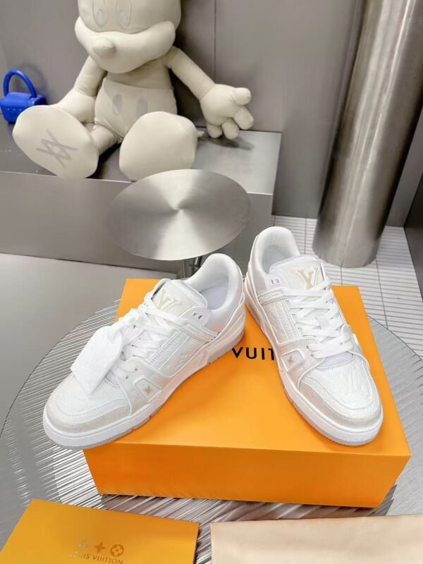 Retro Vintage Basketball Trainer Sneakers – Premium Genuine Leather White Cream Low-Top Shoes for Men & Women