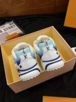 Men's Lightweight Chunky Sneakers - Mesh Breathable Walking Shoes with Gradient Blue Detail