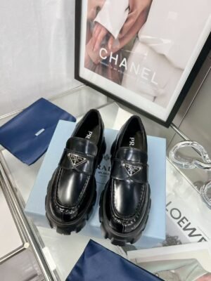 Unisex Black Patent Leather Chunky Platform Loafers – Classic Slip-On Lug Sole Shoes