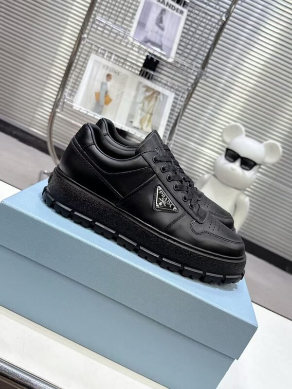 Unisex Black Chunky Platform Sneakers – Lightweight Leather Casual Shoes for Men & Women