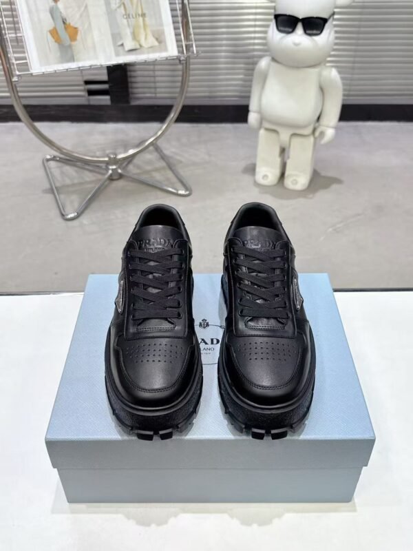 Unisex Black Chunky Platform Sneakers – Lightweight Leather Casual Shoes for Men & Women