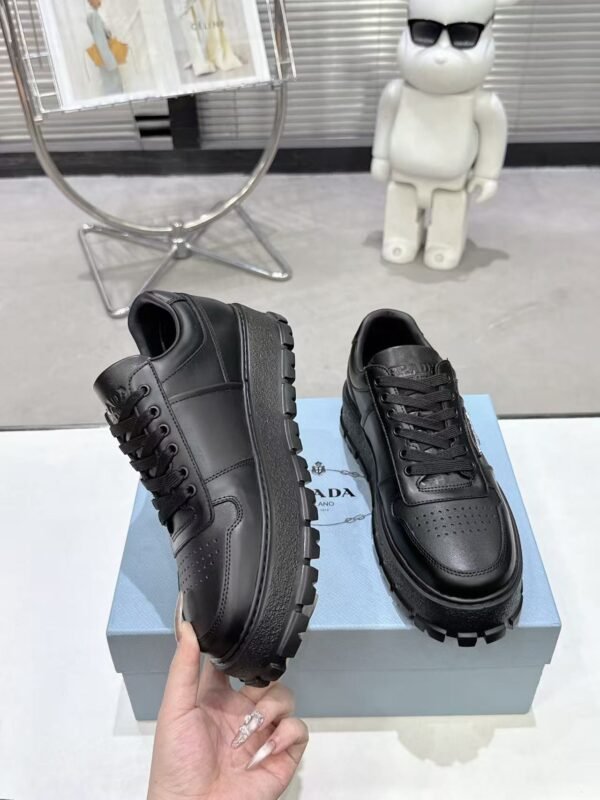Unisex Black Chunky Platform Sneakers – Lightweight Leather Casual Shoes for Men & Women