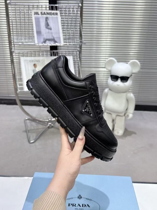 Unisex Black Chunky Platform Sneakers – Lightweight Leather Casual Shoes for Men & Women