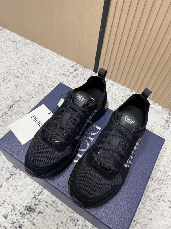 Men's Black Suede & Mesh Sneakers – Retro Runner Casual Shoes