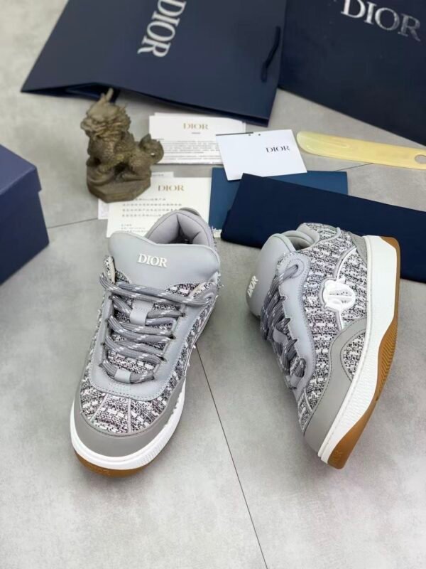 Men's Grey Tweed Chunky Skate Sneakers - Retro Platform Designer Style Casual Shoes with Metal Star Detail