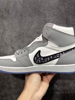High-Top Leather Retro Casual Sneakers - Luxury Grey White Embroidered Swoosh Pattern Skate Shoes