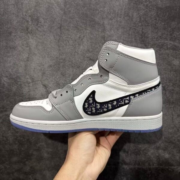 High-Top Leather Retro Casual Sneakers - Luxury Grey White Embroidered Swoosh Pattern Skate Shoes