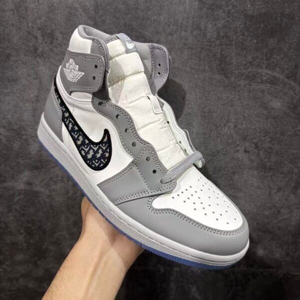 High-Top Leather Retro Casual Sneakers - Luxury Grey White Embroidered Swoosh Pattern Skate Shoes