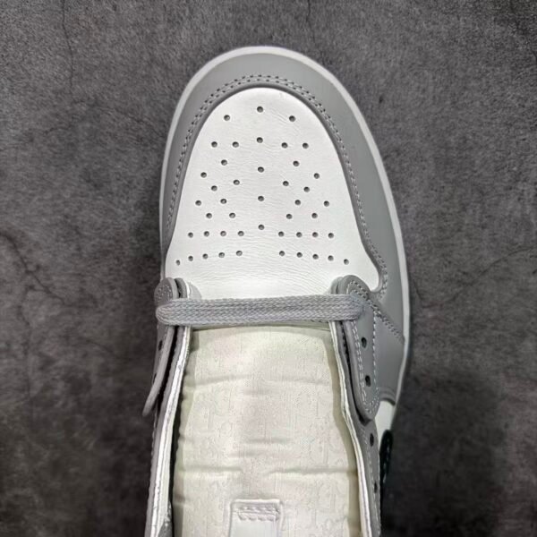High-Top Leather Retro Casual Sneakers - Luxury Grey White Embroidered Swoosh Pattern Skate Shoes