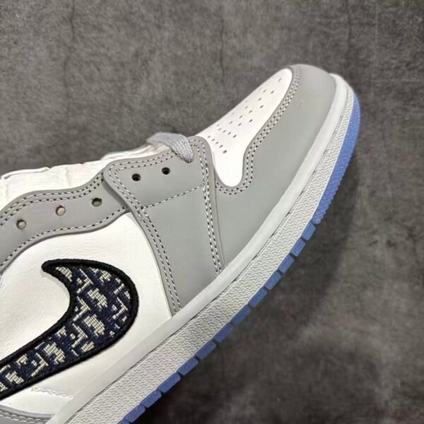 High-Top Leather Retro Casual Sneakers - Luxury Grey White Embroidered Swoosh Pattern Skate Shoes