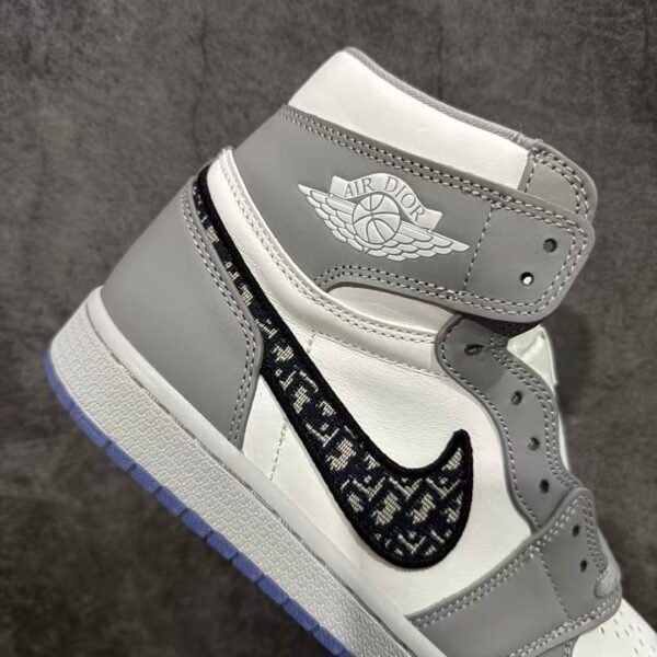 High-Top Leather Retro Casual Sneakers - Luxury Grey White Embroidered Swoosh Pattern Skate Shoes
