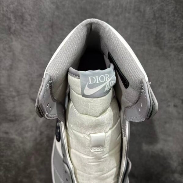 High-Top Leather Retro Casual Sneakers - Luxury Grey White Embroidered Swoosh Pattern Skate Shoes