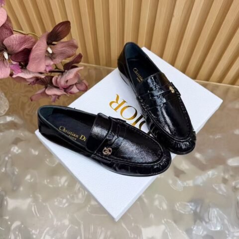 Women's Patent Leather Loafers - Genuine Leather Flat Shoes with Sheepskin Lining & Metal Buckle